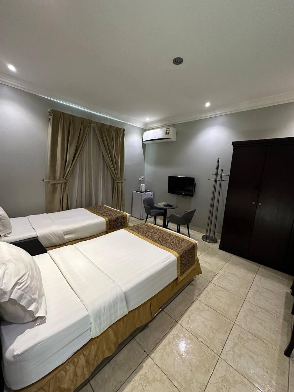 Al Rawda - Hotel Tabuk Buitenkant foto