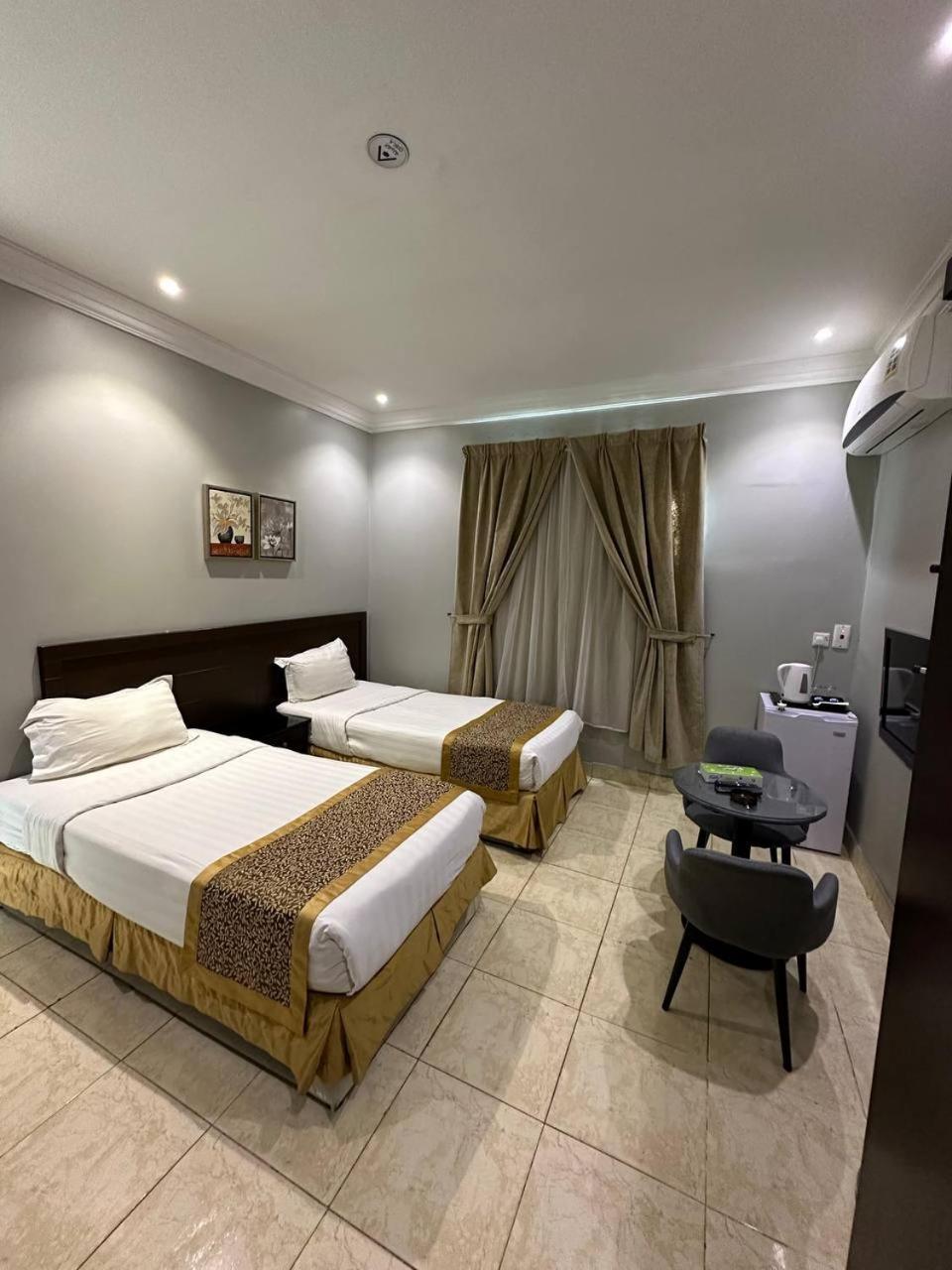 Al Rawda - Hotel Tabuk Buitenkant foto